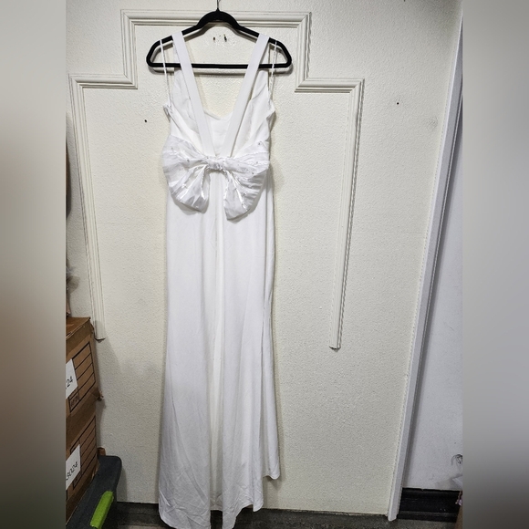 Lulus Romantic Glow White Backless Pearl Bow Maxi Dress M Wedding Bridal Party - Picture 7 of 10
